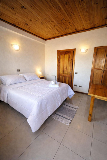 5, Hotel Italia, Limarí