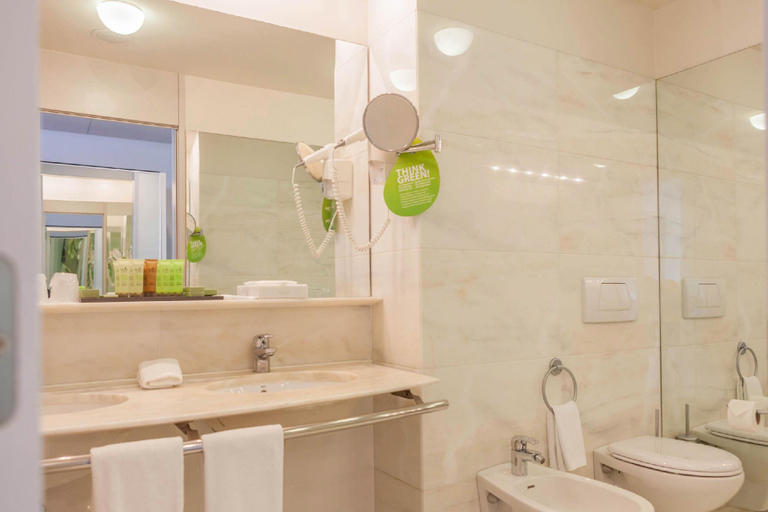 Bathroom 4, VidaMar Resort Hotel Madeira, Funchal