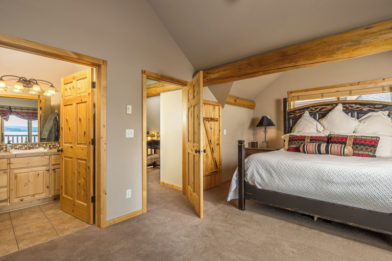 Room 2, Hebgen Lakeshore Retreat, Gallatin