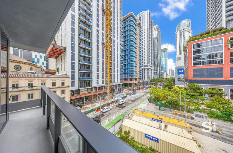 Property grounds 2, Heart of Downtown-1BR with Skyline Views, Miami-Dade