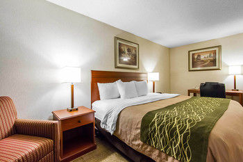 Others 5, The Inn&Suites Omaha near ZOO, Douglas