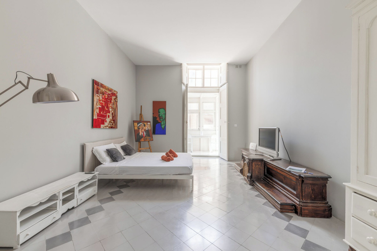 Others 5, Spacious & Luxury 3BR Central Apartment
