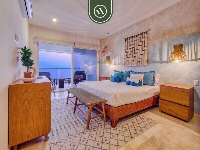 Room 2, Luxury Oceanfront 3 BR Condo - Pools, Puerto Vallarta