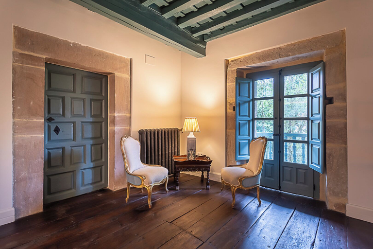 Others 4, CASA LUCA DE TENA, Cantabria