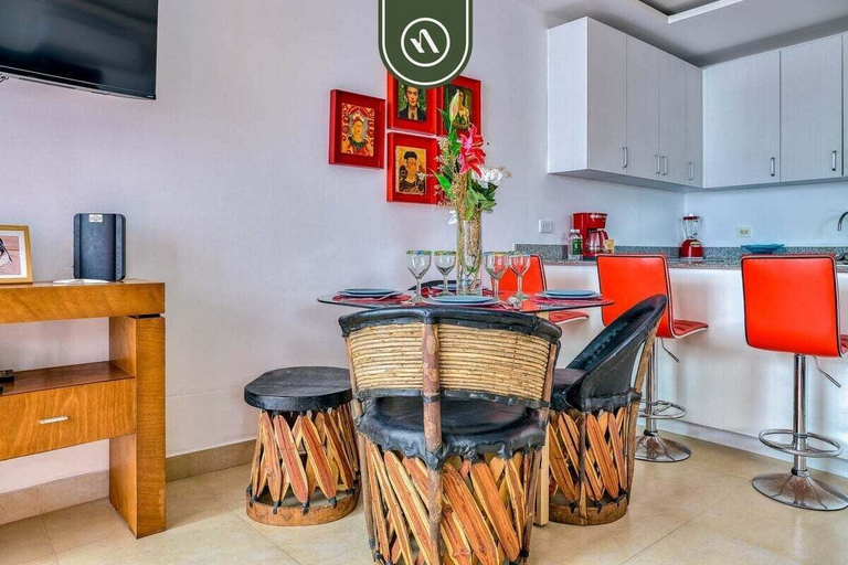 Room 4, Luxury 2 BR in Romantic Zone - Rooftop Pool, Puerto Vallarta
