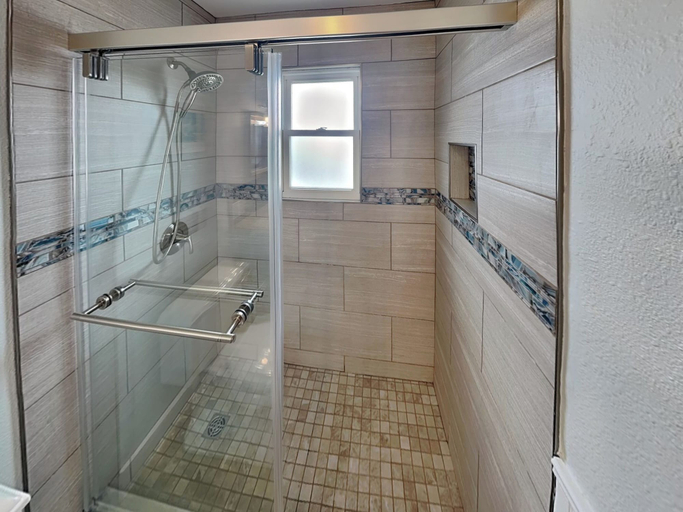 Bathroom 4, Trout Tank by Miss Kitty’s, Aransas
