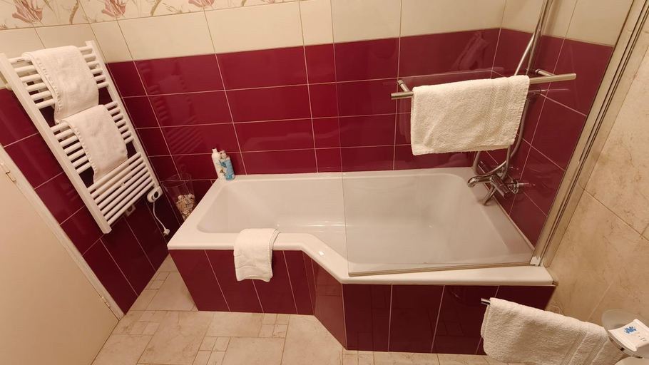 Bathroom 3, Le Relais de la Tour, Loir-et-Cher