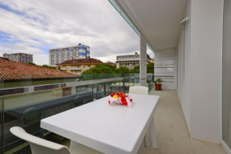 Balcony/terrace 4, Delightful apartment with pool, Udine