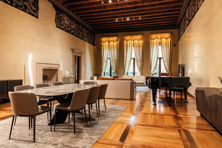 Interior 3, Maestosa Residenza Maffei, Verona