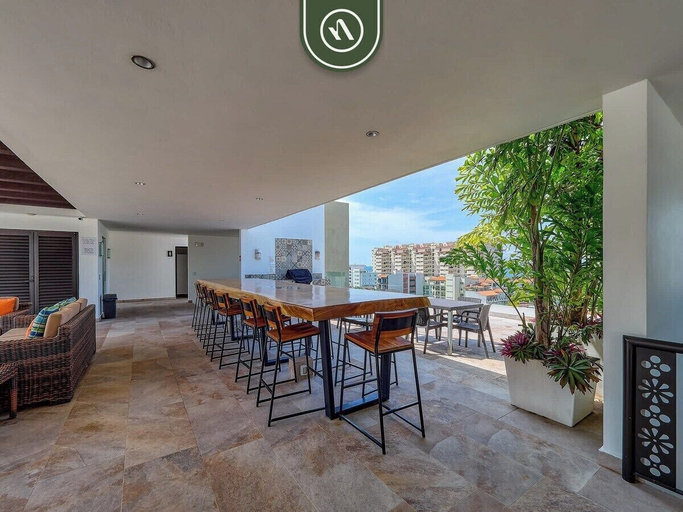Outdoor dining 2, Luxury 2BR Condo in Romatic Zone - Rooftop Pool, Puerto Vallarta