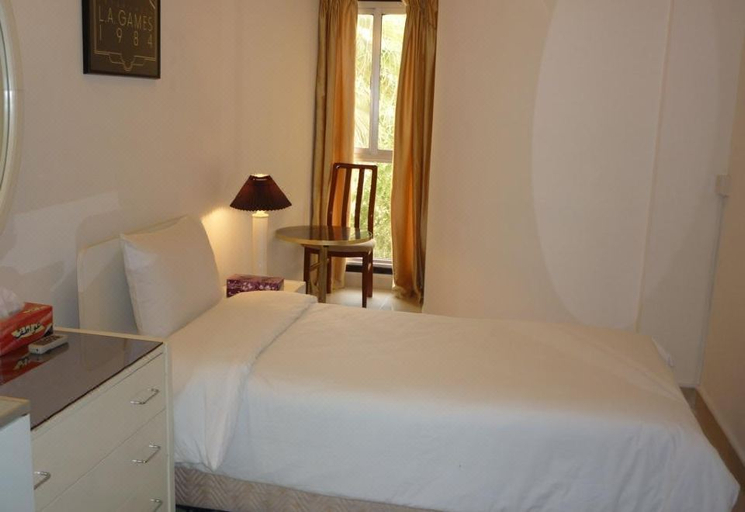 Bedroom, Qurum Beach Hotel, Muttrah