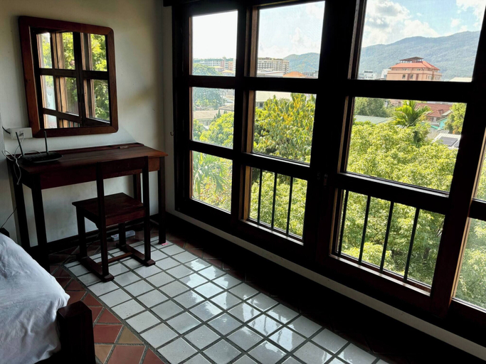 Room 4, 502 Serene Teak Boutique Apartments, Muang Chiang Mai