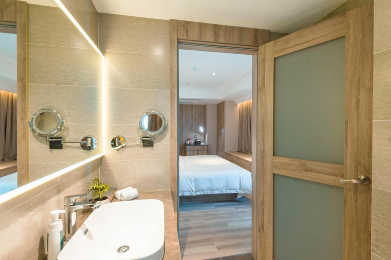 Bathroom, Atour Hotel Kunming Railway Station Xishan Wanda Plaza, Kunming