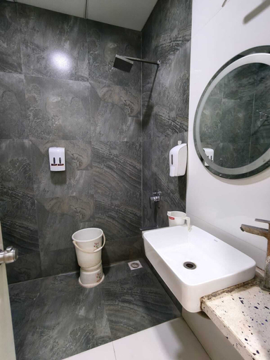 Bathroom 2, Hotel VD Rooms Althan, Surat