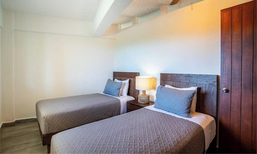 Room 4, Beachfront 2BR Condo - Pool - Blue Flag Beach, Compostela