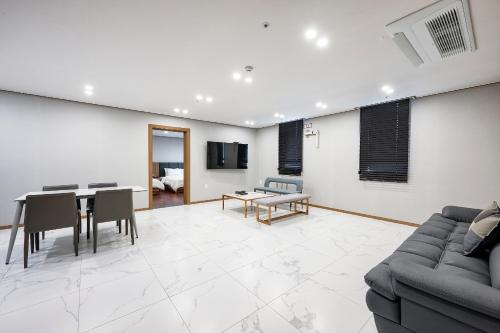 Other 2, Hotel signature, Yangsan