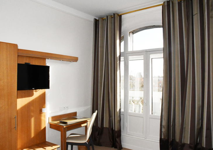 Others 5, Hotel Moderne, Pas-de-Calais