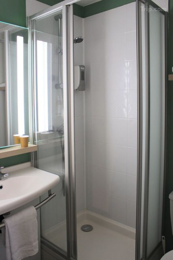 Bathroom 4, greet Hotel Dijon Sud Longvic, Côte-d'Or