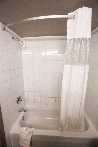 Bathroom 3, Prairie Crest Calgary Airport, Division No. 6