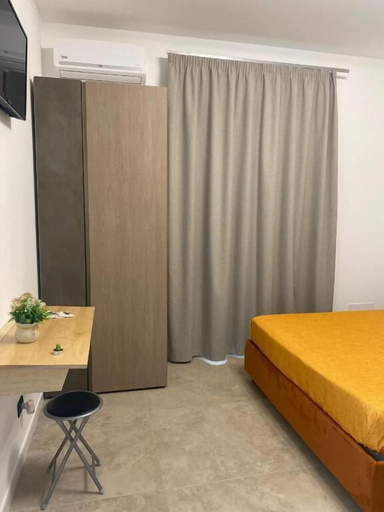 Room 2, fiori di quercia, Palermo