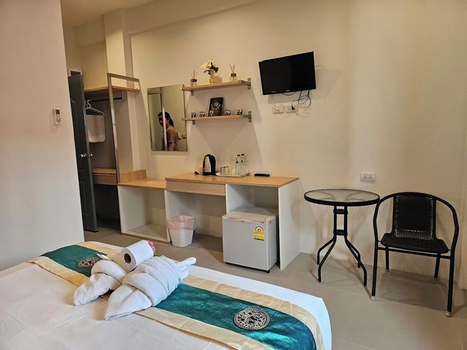 Room 5, PL Residence Hotel Patamnak Soi 3, Pattaya