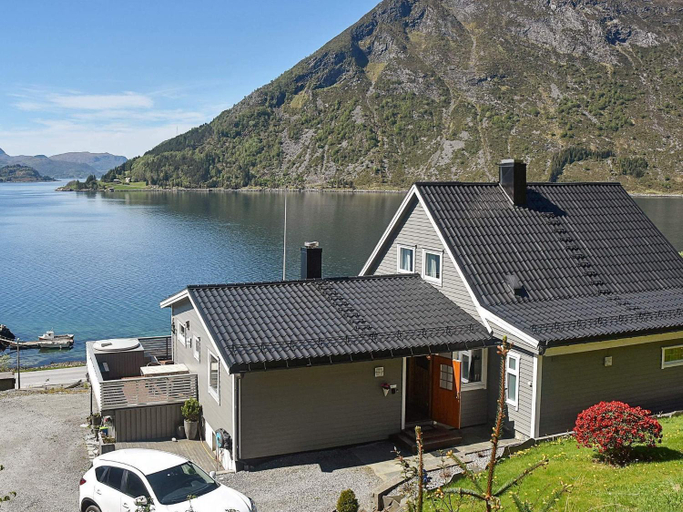Exterior & Views 1, person holiday home in Selje-By Traum, Selje