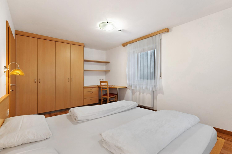 Others 4, Residence Linderhof, Bolzano