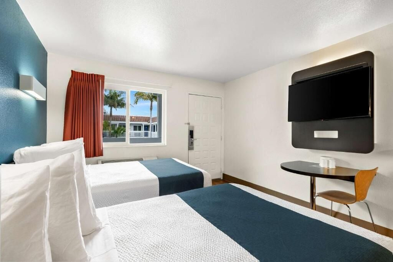 Room 1, Vagabond Inn Studio Carpinteria, Santa Barbara