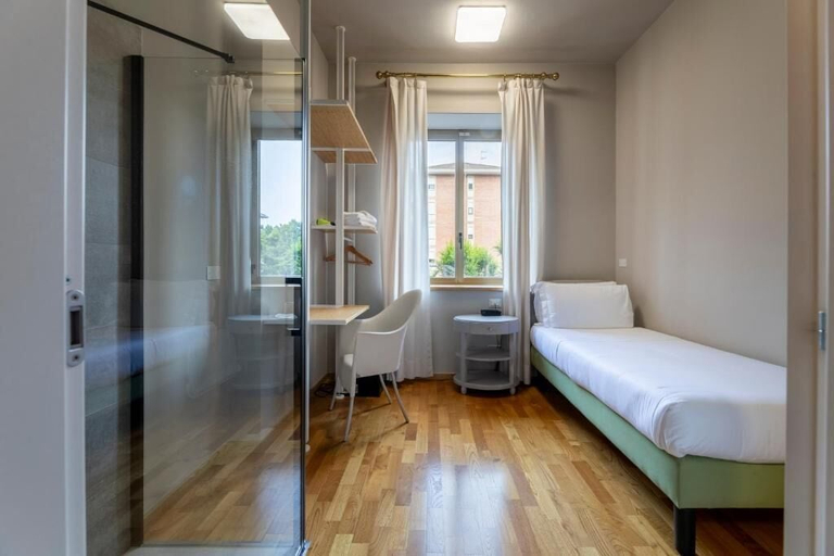 Bedroom 4, Hotel Astoria, Biella