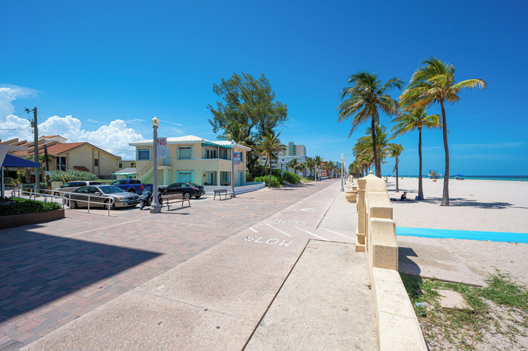 Property grounds, Vista Del Mar by Atlantikos, Broward