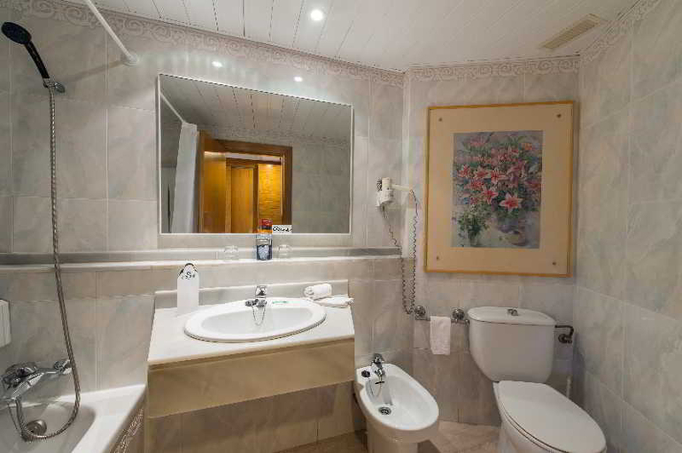 Bathroom 4, Hotel Exagon Park, Baleares