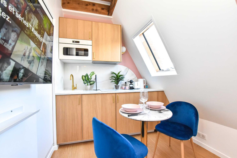 Others 2, Charming studio for 2 people, Paris