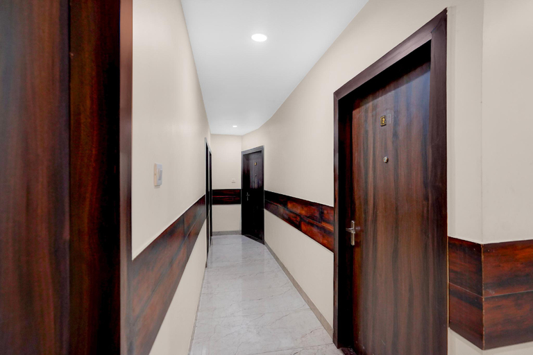 Lobby 4, Townhouse Z Square Mall Formerly The Mall Road Inn, Kanpur Nagar