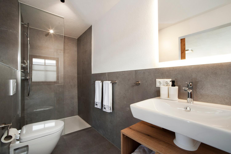 Bathroom 3, Allpano Pension und Ferienwohnungen, Oberallgäu