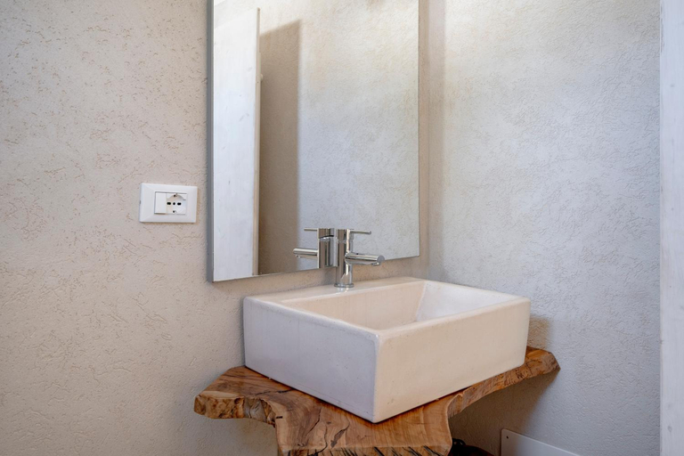 Bathroom 3, Villa Stellina and Trullo Cece, Brindisi