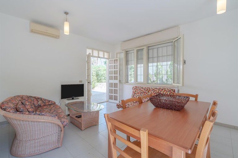 Others 4, Villa Amore - San Lorenzo, Syracuse