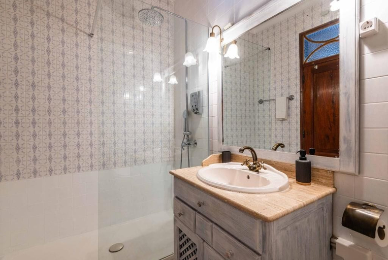 Bathroom 4, Casa dos Arcos - Charm Guesthouse, Albufeira
