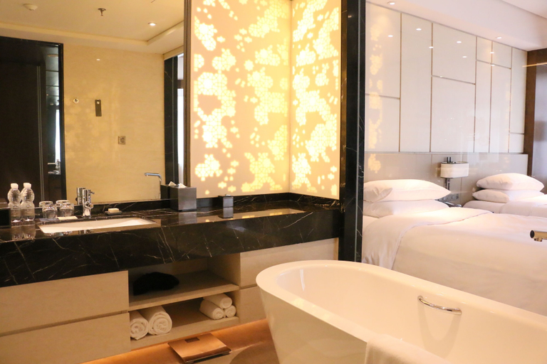Bathroom 4, Renaissance Nanjing Olympic Centre Hotel, Nanjing