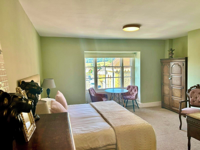 Bedroom 5, The Lion Hotel, Powys