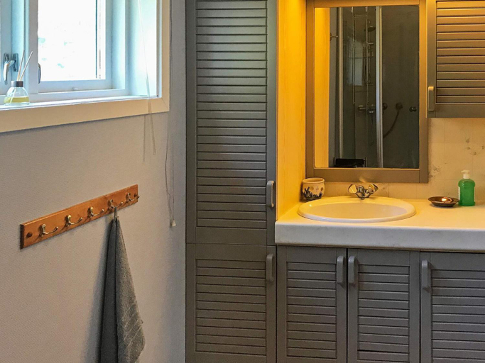Bathroom 3, person holiday home in oystese, Kvam