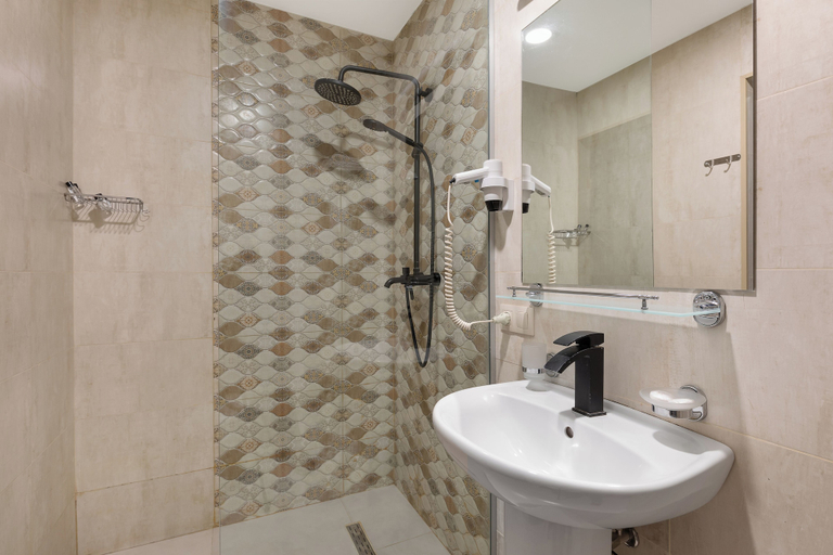 Bathroom 3, Iveria Inn Tbilisi, Tbilisi