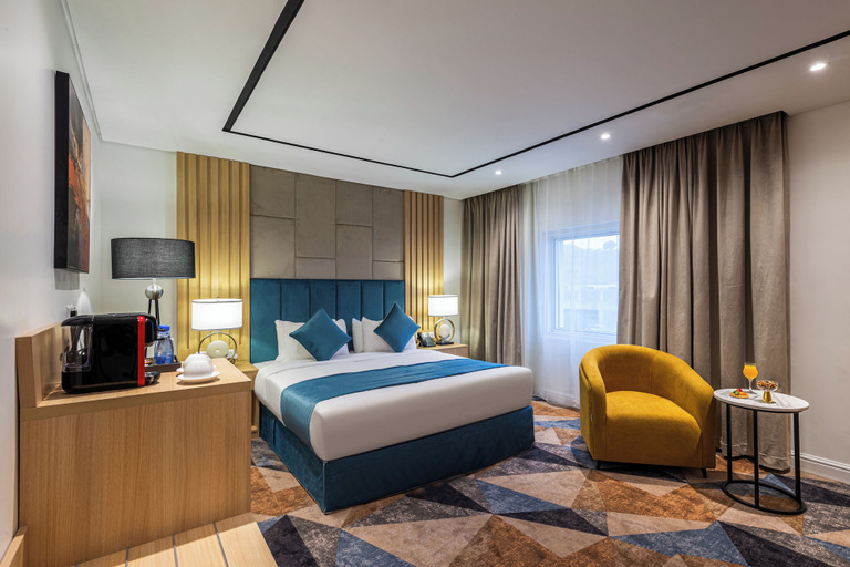 Bedroom 2, Al Qasr Hotel - Al Rabwa