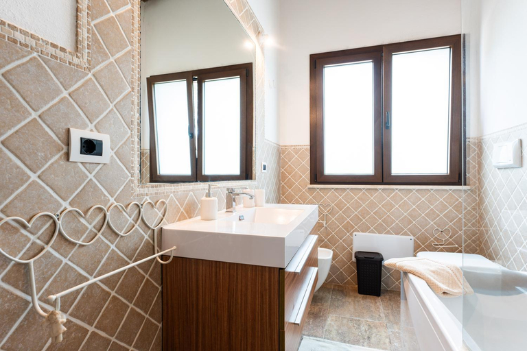 Bathroom 3, Villa Harmony, Cagliari