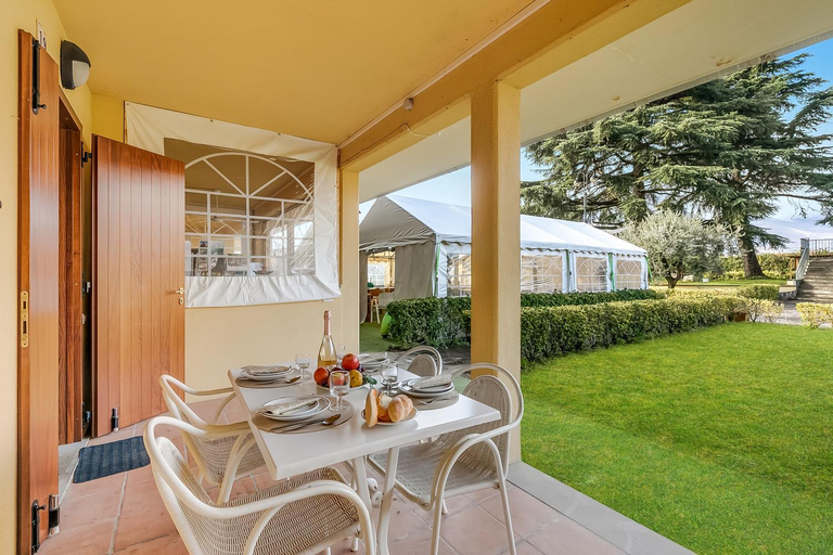 Others 5, Residence La Perla with Shared Pool, Brescia