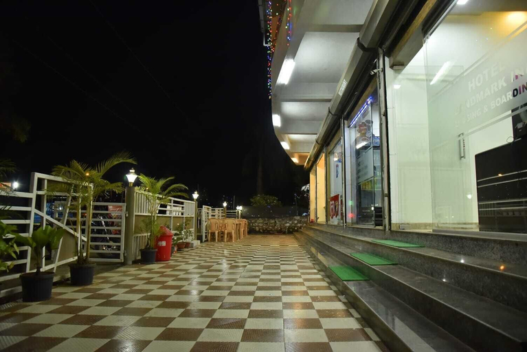 Property grounds 2, Hotel Landmark Inn, Raigarh