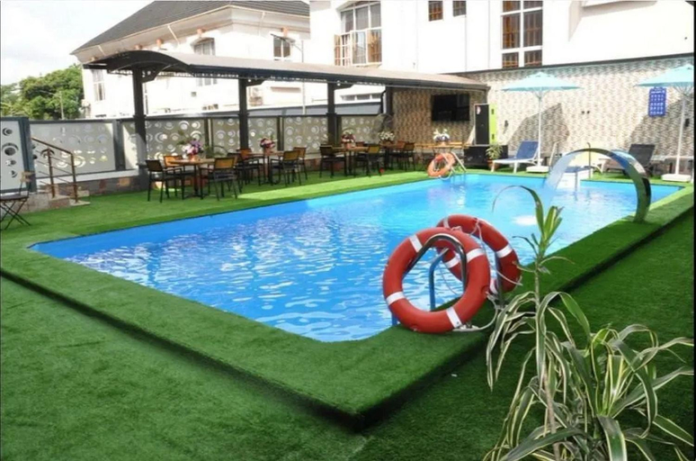 Sport & Beauty 2, Springhill Hotel Suites-Guest Room, Oshimili South