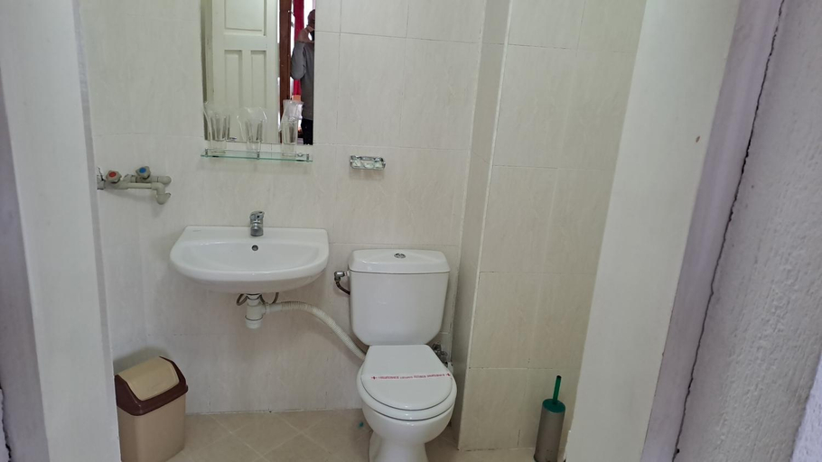 Bathroom 3, Katerina Family Hotel, Smolyan