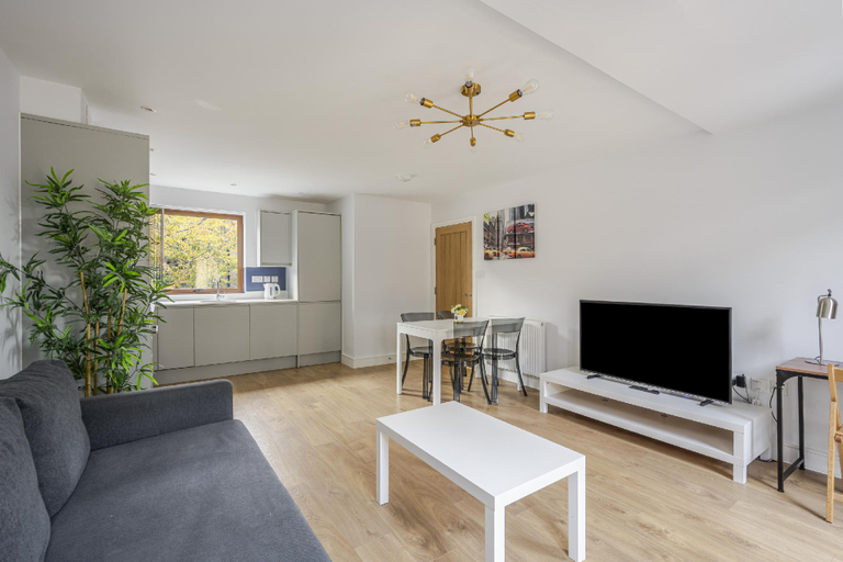 Others 5, Premium apartment in Chelmsford | Long Stays Welcome, Essex