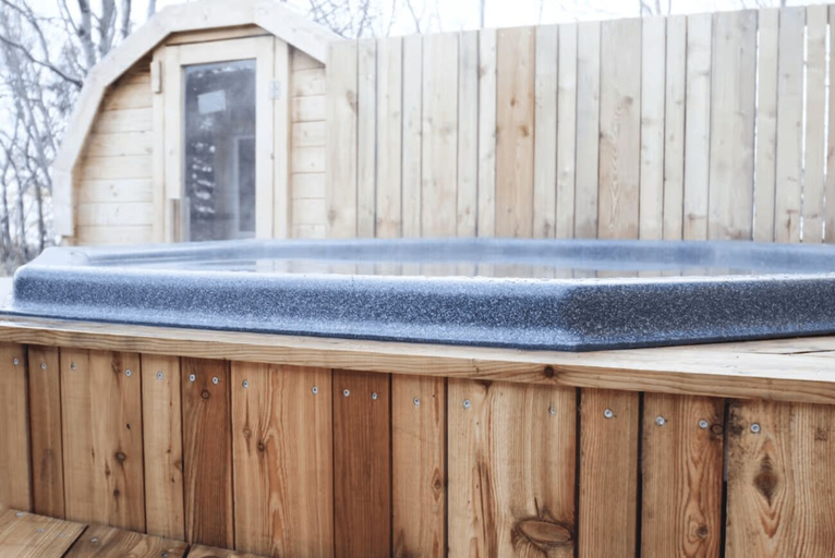 Outdoor spa tub, Krossar Northern Luxury Lodge, Dalvíkurbyggð