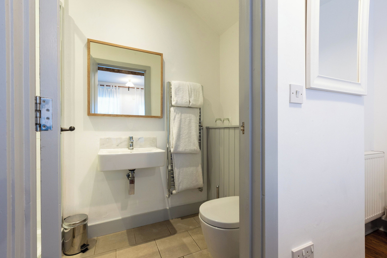 Bathroom 4, Lion and Pheasant Hotel, Shropshire